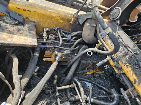 cat 247b skid steer no auxiliary hydraulics flow|cat 247b hydraulic pump problems.